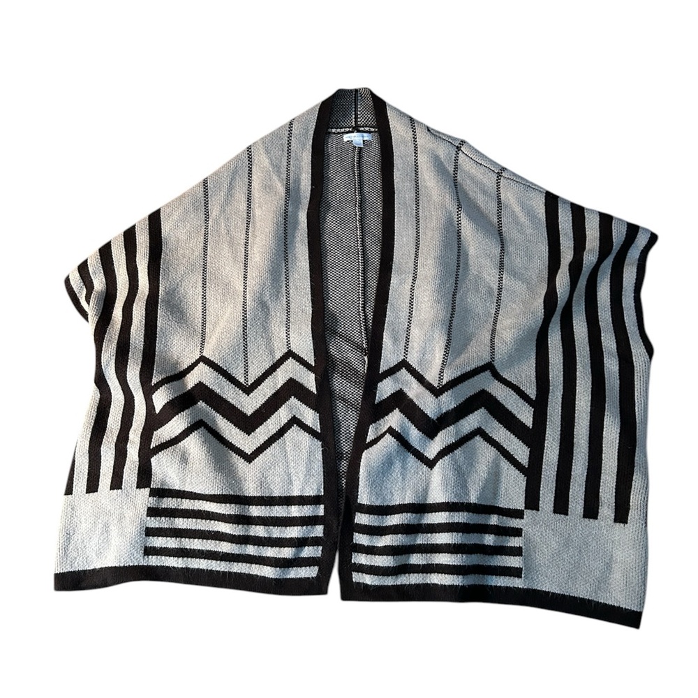 Black and White Geometric Pattern Women Sweater